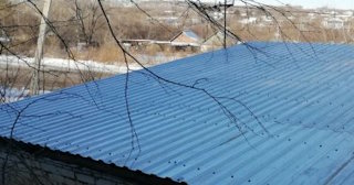 Демонтаж поликарбоната с крыши в Минусинске - услуги по доступной цене от 617 рублей